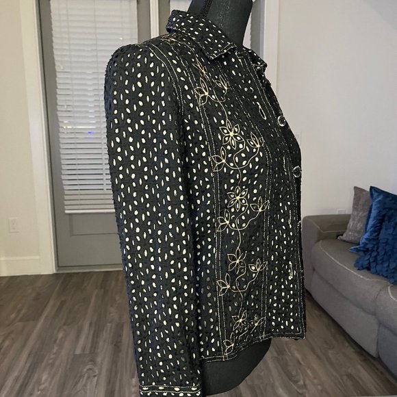 NWOT Yak Magik Vintage Artsy Eyelet Embroidered Jacket Black w/ Tan Lining Small - Picture 3 of 13